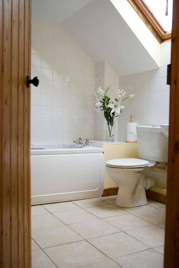 Windrush Cottage, Seven Springs Cottages チェルトナム エクステリア 写真